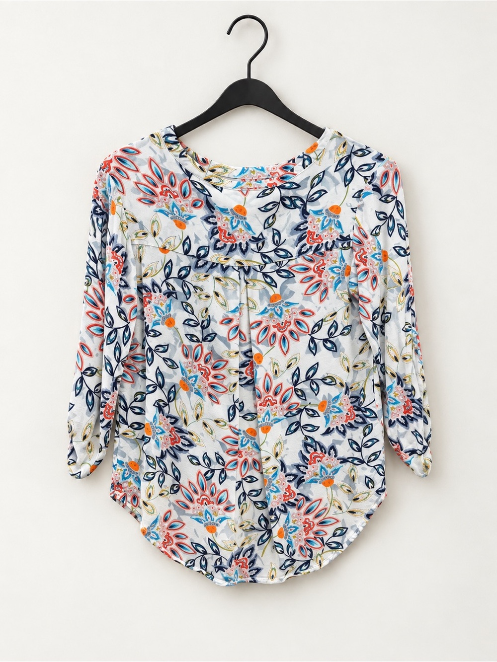 Beautiful Daniel Rainn Floral V-Neck High-Low Blouse